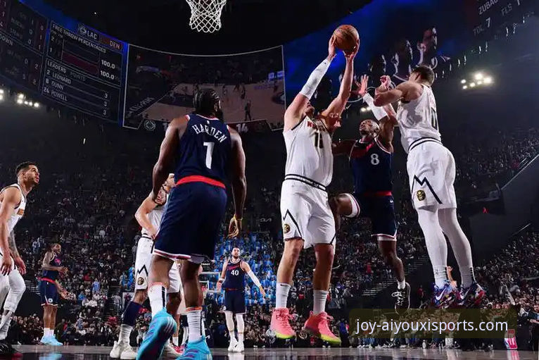 一场18分领先到20分溃败的深度复盘：爱游戏体育直播平台上的快船三连败启示录